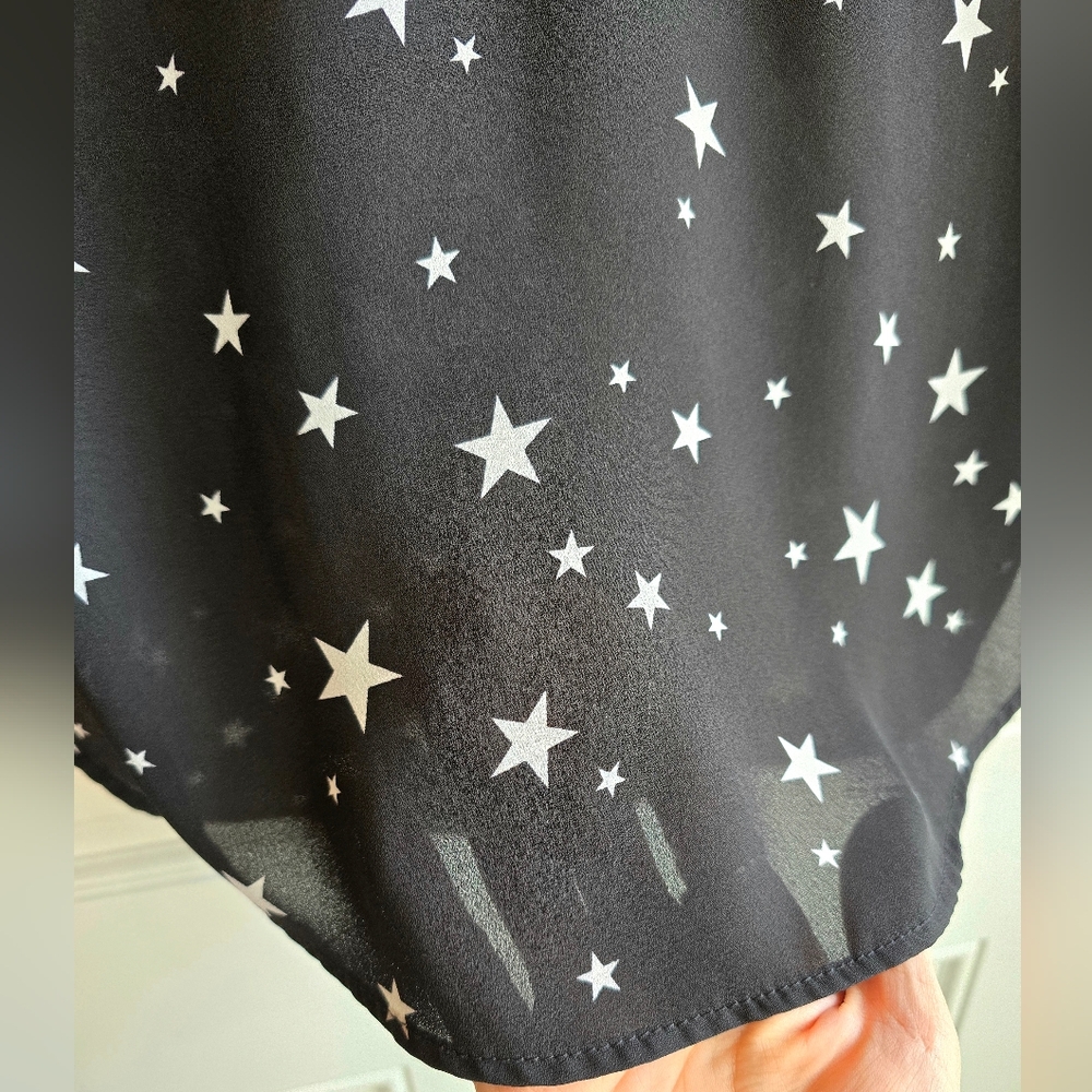 Torrid 00 Harper 3/4 Sleeve Pullover Blouse, Black with White Star Print, EUC - Picture 6 of 7
